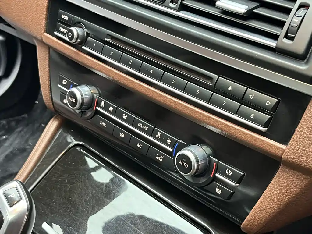 BMW BMW 5 Series 2014 535Li Luxury Design Package 2014 - thumbnail 11