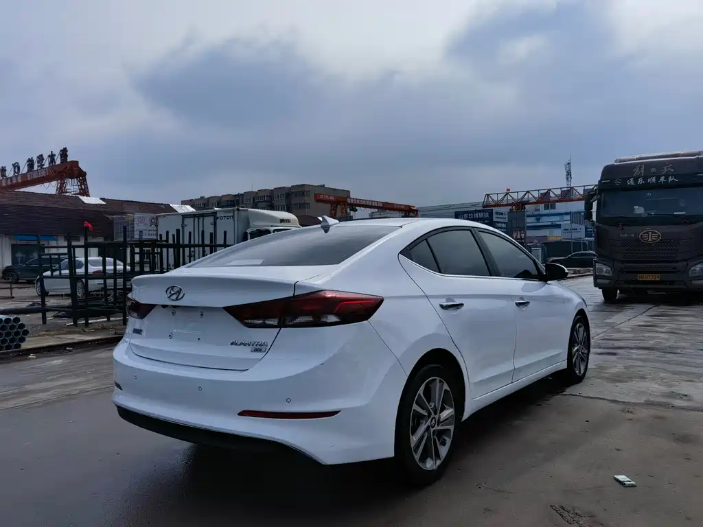 Hyundai Elantra 2016 1.6L Automatic Smart Elite 2019 - thumbnail 4