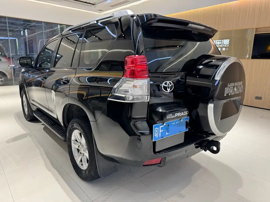 Toyota Toyota Land Cruiser Prado (Imported) 2010 Model Middle East Version 2013 - thumbnail 4