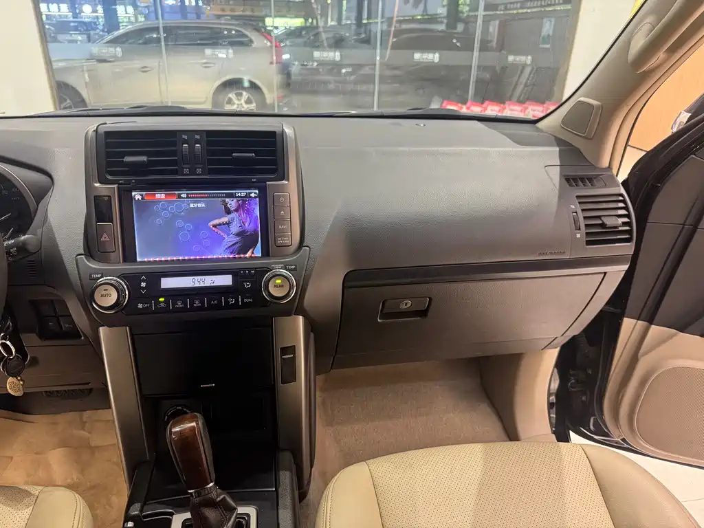 Toyota Toyota Land Cruiser Prado (Imported) 2010 Model Middle East Version 2013 - thumbnail 8