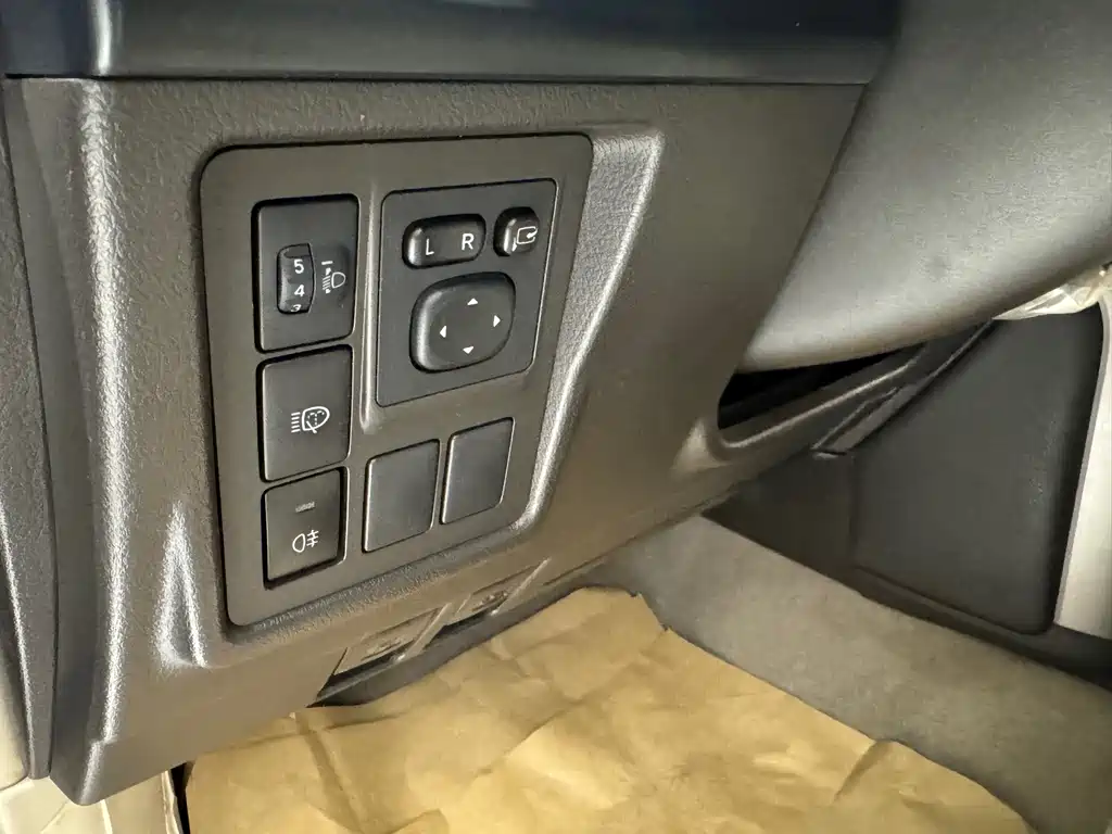 Toyota Toyota Land Cruiser Prado (Imported) 2010 Model Middle East Version 2013 - thumbnail 17