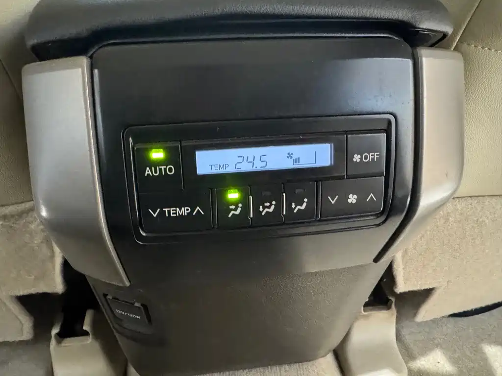 Toyota Toyota Land Cruiser Prado (Imported) 2010 Model Middle East Version 2013 - thumbnail 18