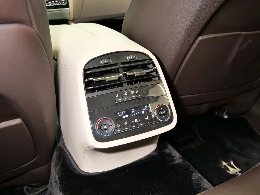 Maserati Chery President 2015 3.0T Standard Model 2016 - thumbnail 14