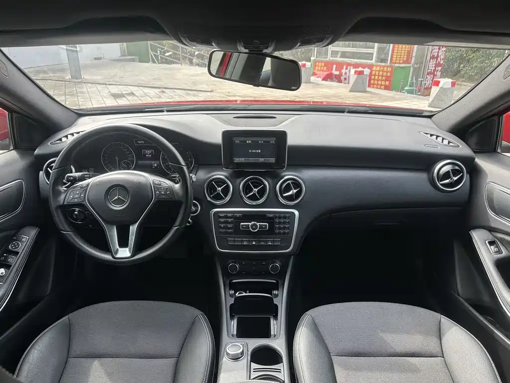 Mercedes-Benz Mercedes-Benz A-Class (Imported) 2013 A 180 Style Edition 2014 - thumbnail 11