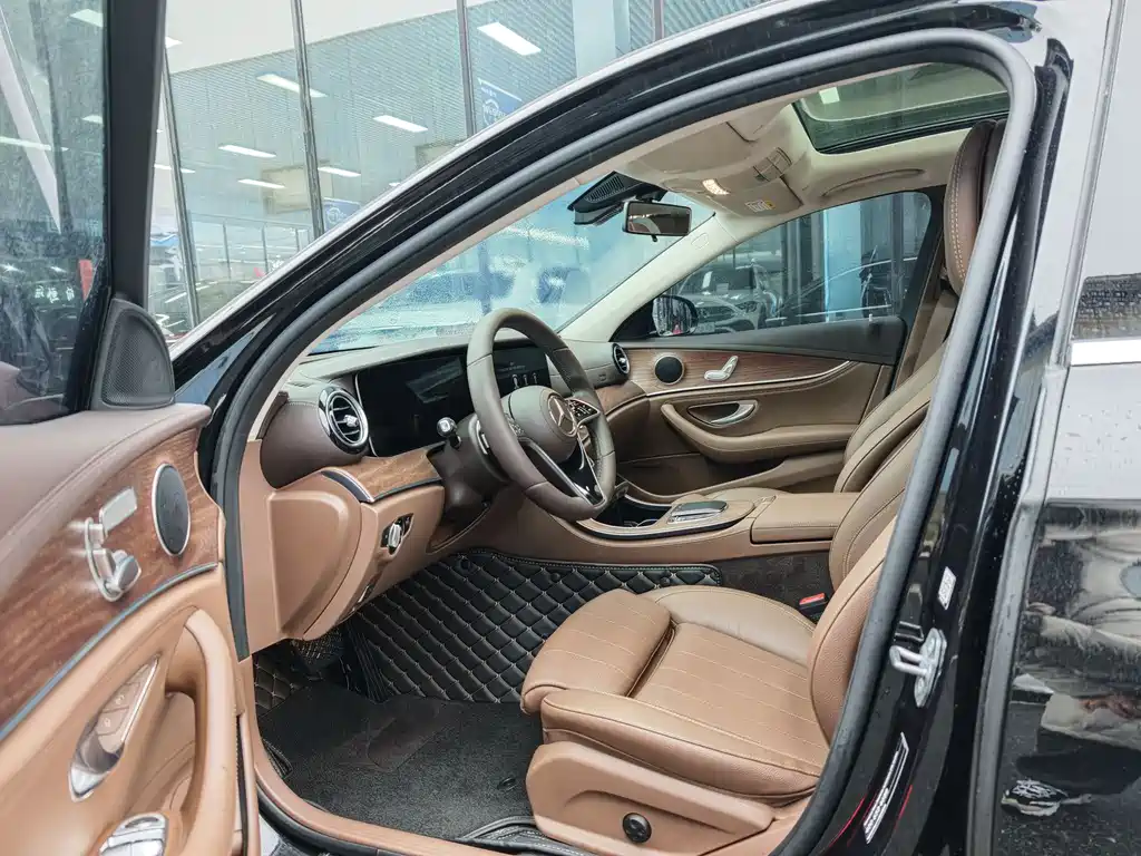 Mercedes-Benz Mercedes-Benz E-Class 2023 E 260 L 2023 - thumbnail 4