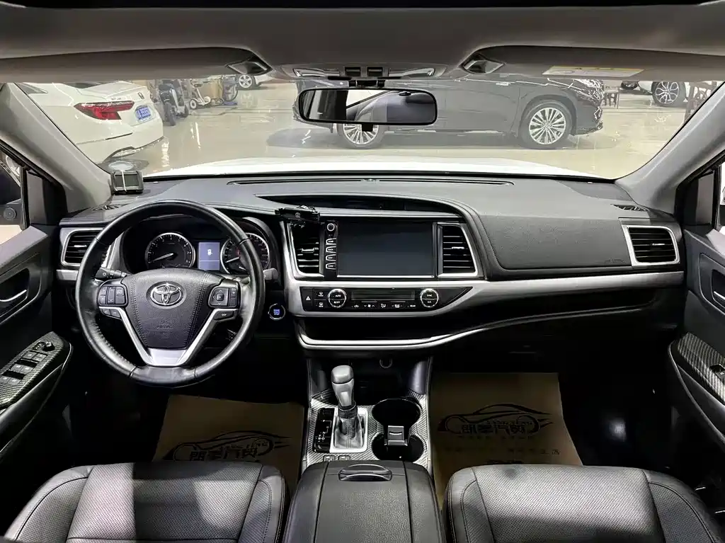 Toyota Toyota Highlander 2017 2.0T Two-Wheel Drive Luxury Edition 7-seater 2017 - thumbnail 9