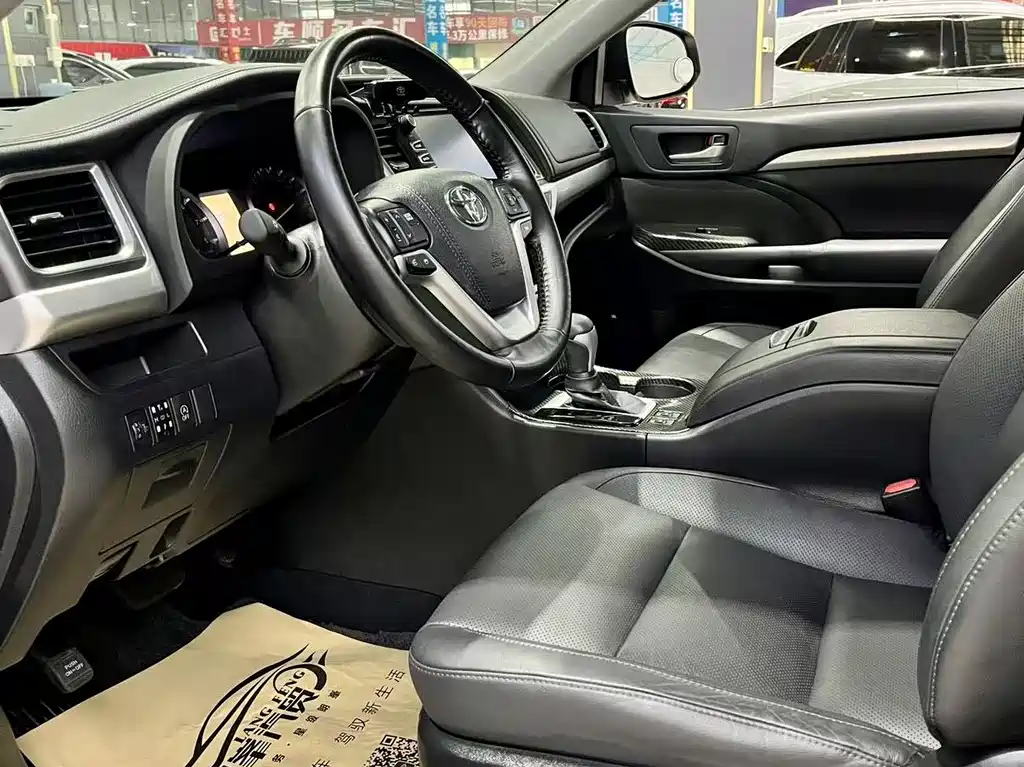 Toyota Toyota Highlander 2017 2.0T Two-Wheel Drive Luxury Edition 7-seater 2017 - thumbnail 11