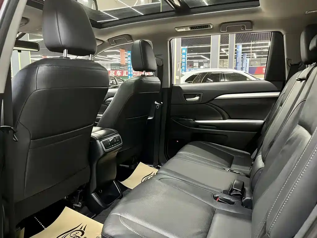 Toyota Toyota Highlander 2017 2.0T Two-Wheel Drive Luxury Edition 7-seater 2017 - thumbnail 12