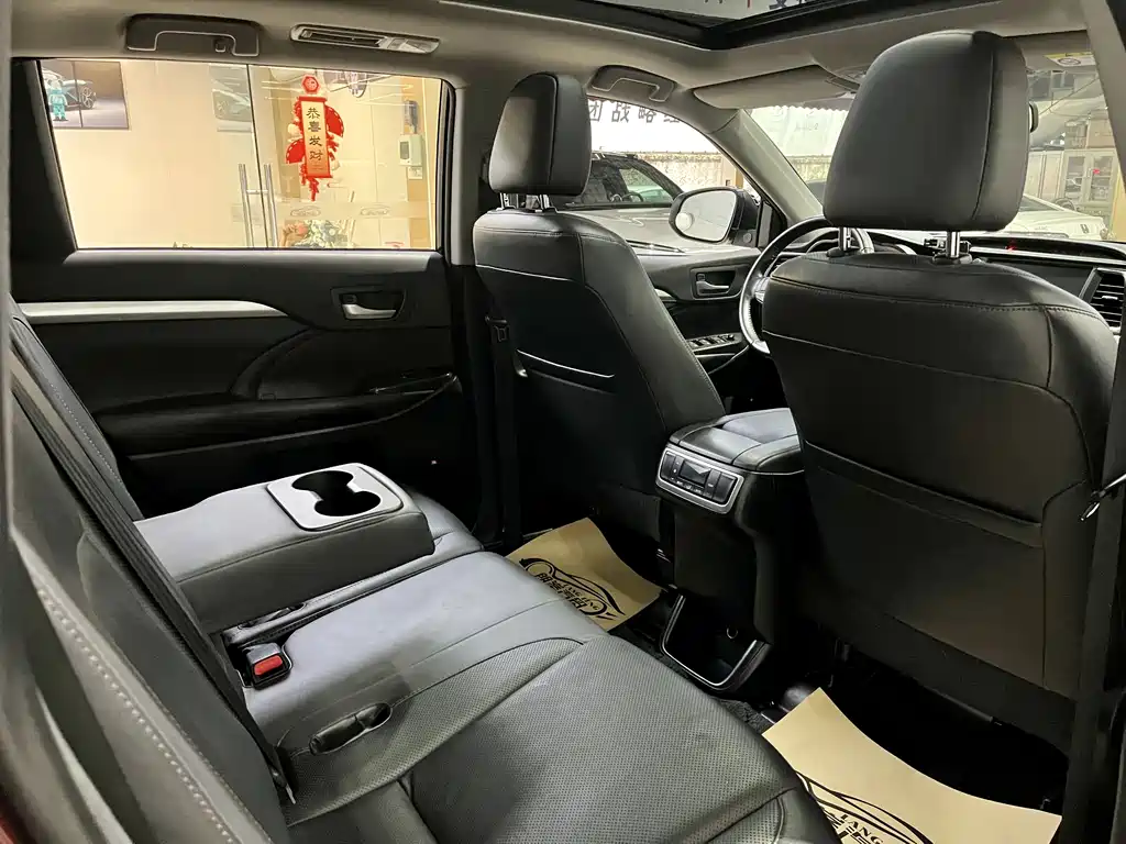 Toyota Toyota Highlander 2017 2.0T Two-Wheel Drive Luxury Edition 7-seater 2017 - thumbnail 14