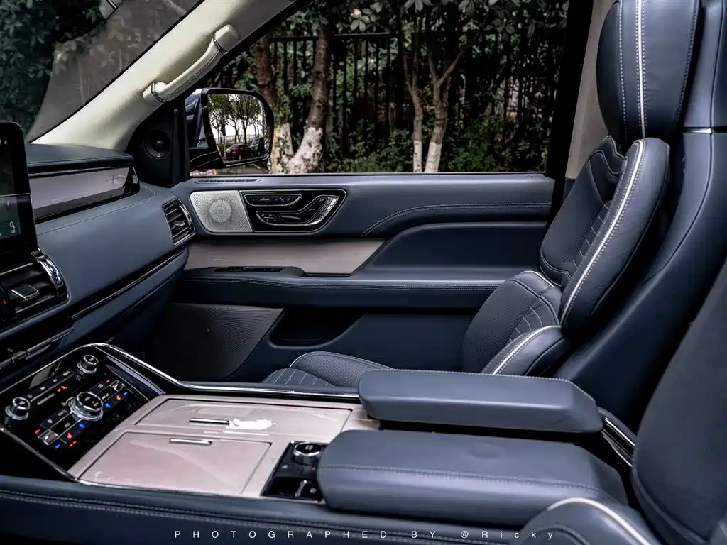 Lincoln Lincoln Navigator 2020 3.5T Presidential Series 2020 - thumbnail 4