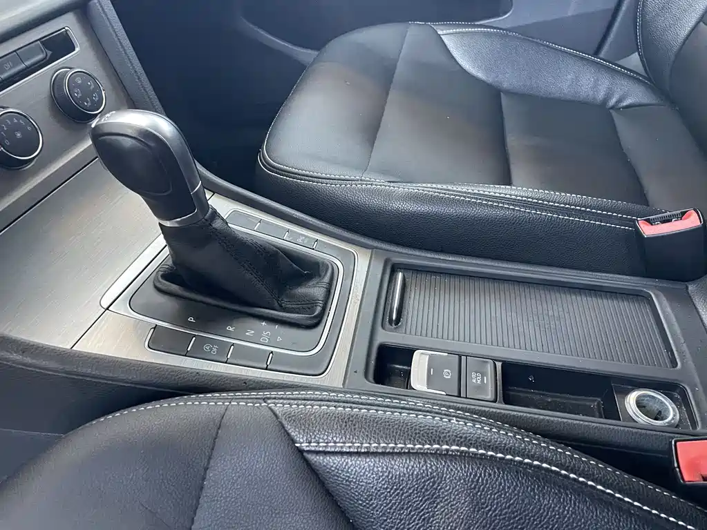 Volkswagen Volkswagen Golf Import 2015 1.4 TSI Comfort Travel Edition 2016 - thumbnail 9