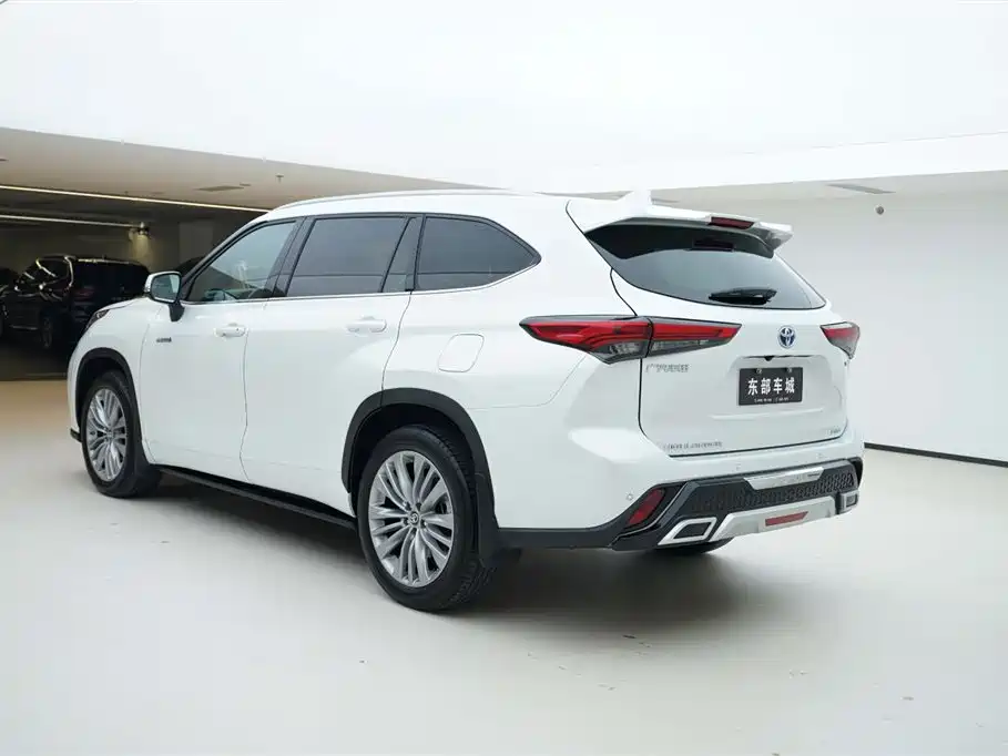 Toyota Toyota Highlander 2022 Hybrid 2.5L AWD Premium 7-seater 2022 - thumbnail 4