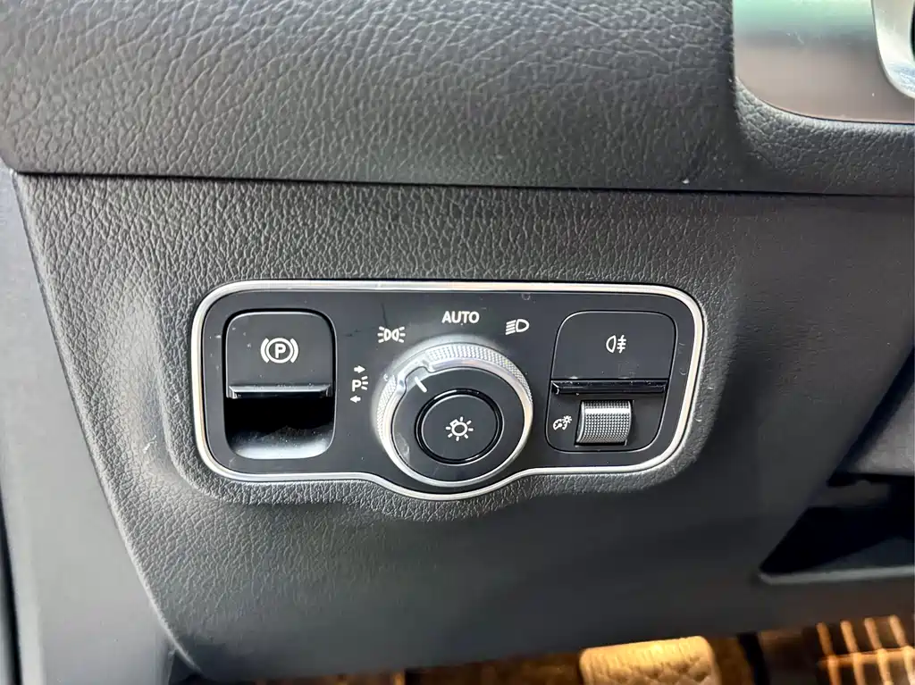 Mercedes-Benz Mercedes-Benz GLB 2020 Facelift GLB 200 Style 2020 - thumbnail 14
