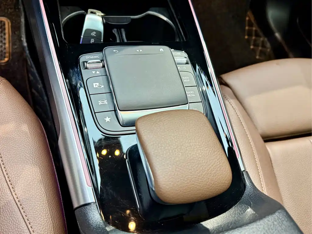 Mercedes-Benz Mercedes-Benz GLB 2020 Facelift GLB 200 Style 2020 - thumbnail 17