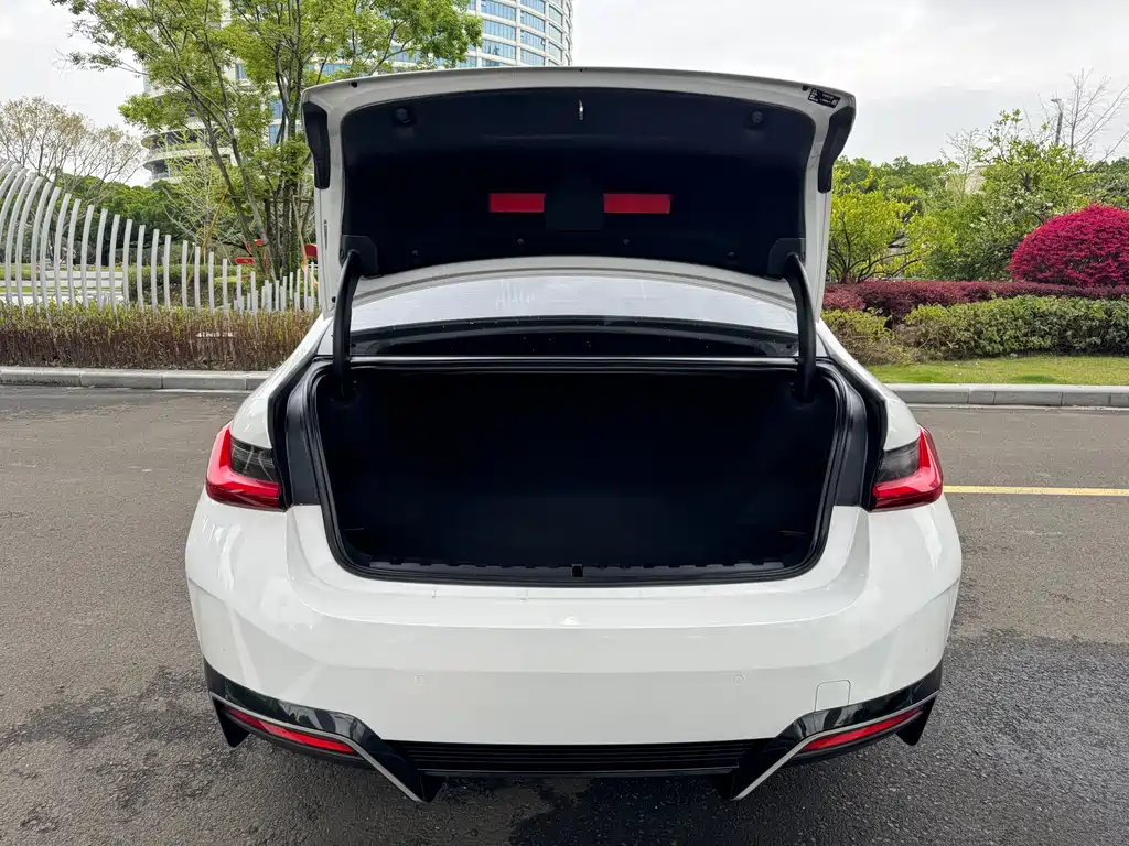 BMW BMW i3 2024 eDrive 40 L Night Shadow Package 2024 - thumbnail 20
