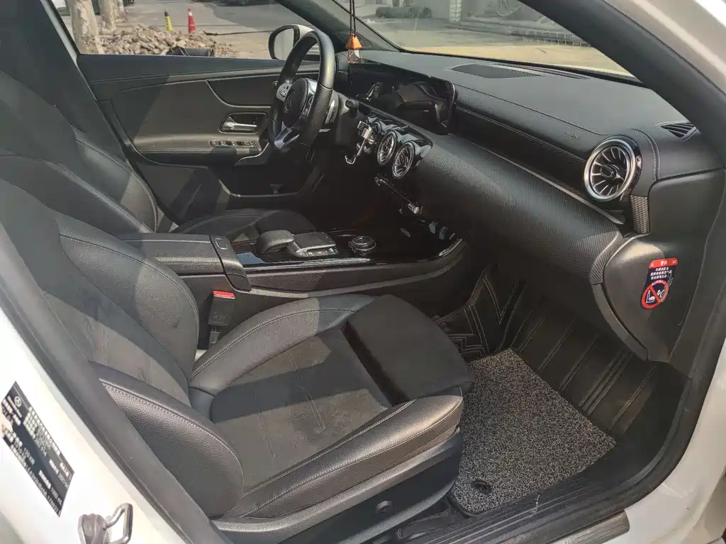 Mercedes-Benz Mercedes-Benz A-Class 2021 A 200 L Sport Sedan Fashion Edition 2021 - thumbnail 6