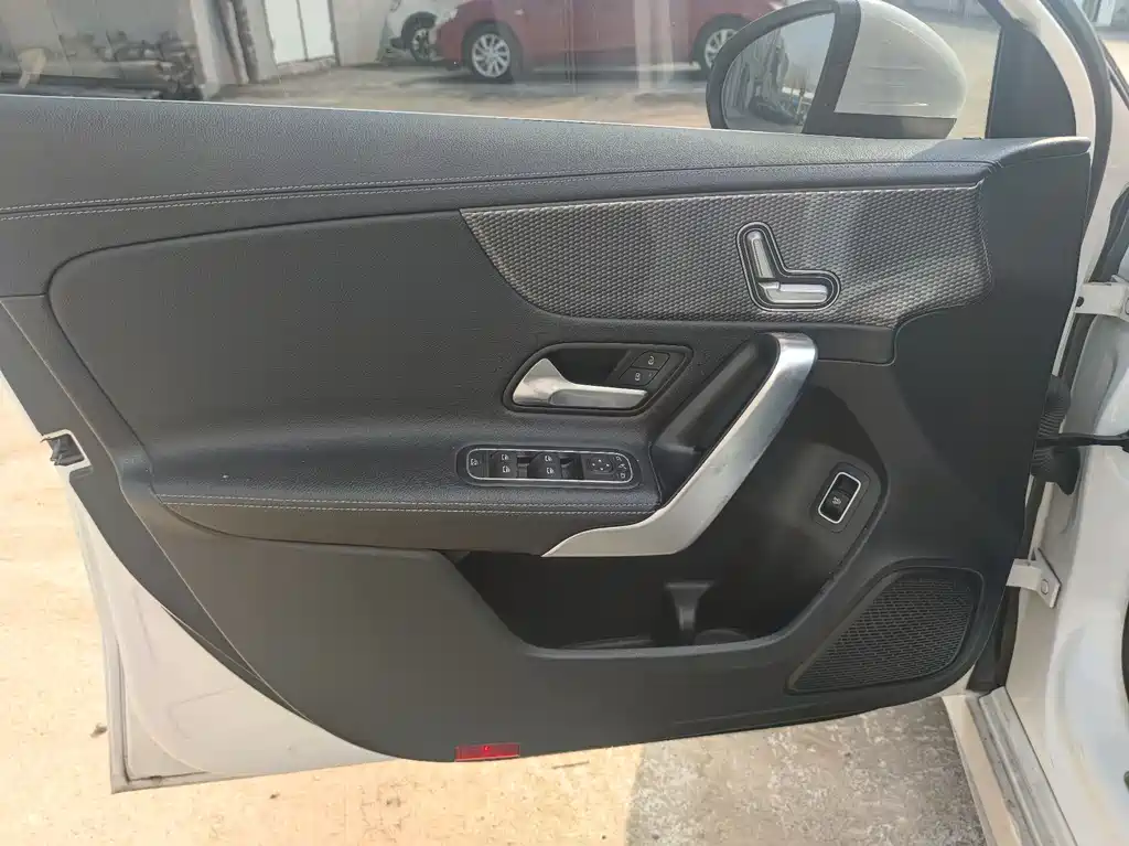 Mercedes-Benz Mercedes-Benz A-Class 2021 A 200 L Sport Sedan Fashion Edition 2021 - thumbnail 9