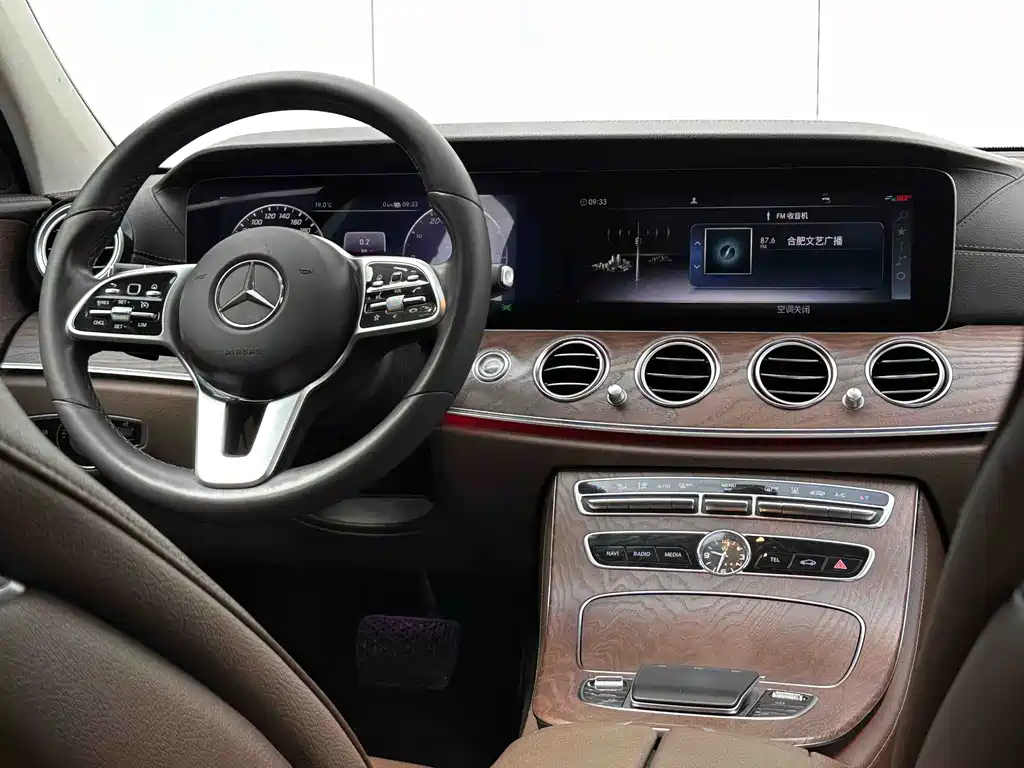 Mercedes-Benz Mercedes-Benz E-Class Hybrid 2020 E 300 e L 2020 - thumbnail 11