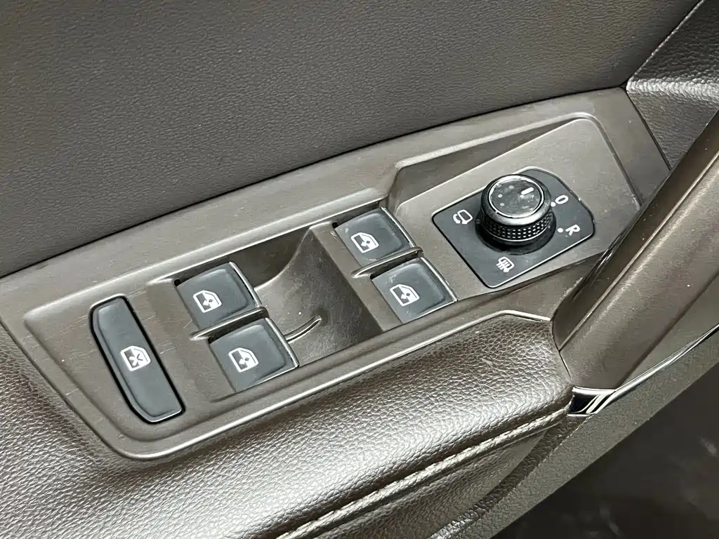 Volkswagen Volkswagen Tiguan L 2017 330TSI Automatic Two-Wheel Drive Flagship Edition 2017 - thumbnail 10