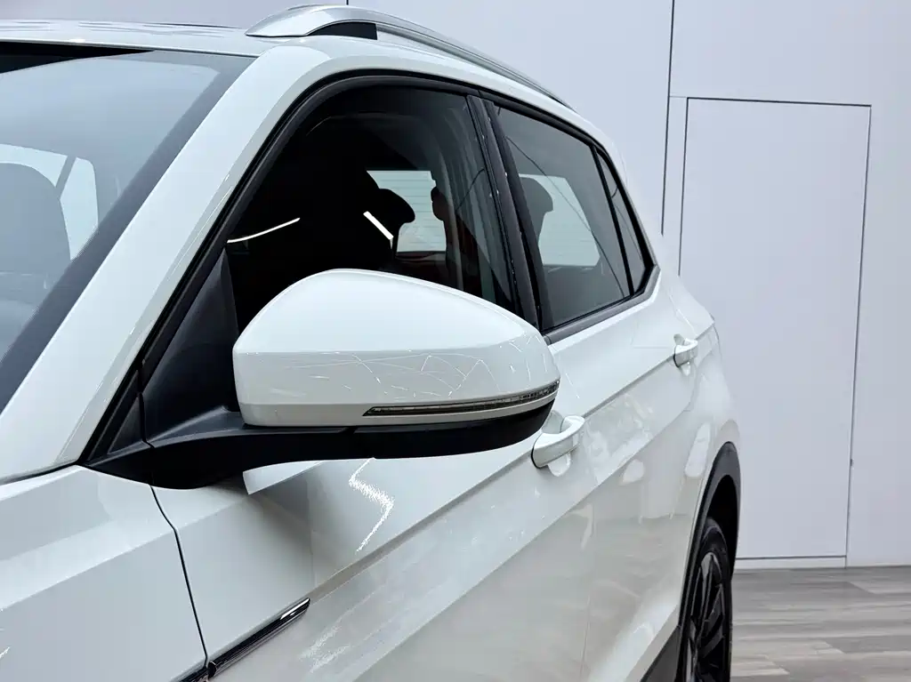 Volkswagen Tanying 2021 1.5L Automatic Joy Smart Link Edition 2023 - thumbnail 8