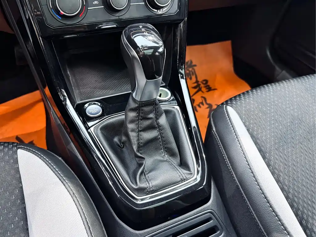 Volkswagen Tanying 2021 1.5L Automatic Joy Smart Link Edition 2023 - thumbnail 12