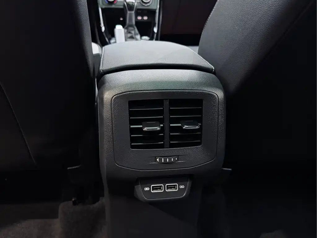 Volkswagen Tanying 2021 1.5L Automatic Joy Smart Link Edition 2023 - thumbnail 13