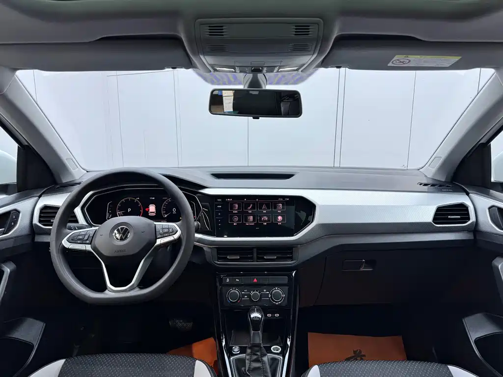 Volkswagen Tanying 2021 1.5L Automatic Joy Smart Link Edition 2023 - thumbnail 14