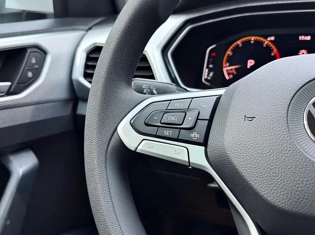 Volkswagen Tanying 2021 1.5L Automatic Joy Smart Link Edition 2023 - thumbnail 15