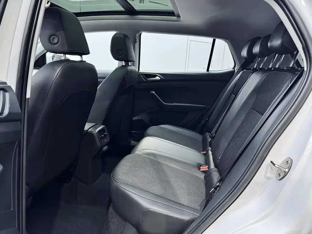 Volkswagen Tanying 2021 1.5L Automatic Joy Smart Link Edition 2023 - thumbnail 22