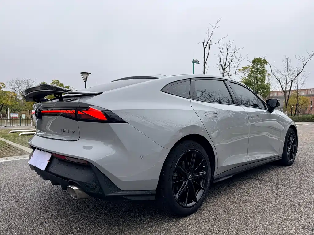 Changan Changan UNI-V 2022 1.5T Intelligent Navigation Edition 2022 - thumbnail 5