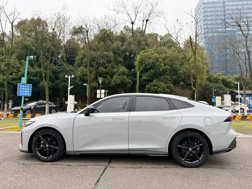Changan Changan UNI-V 2022 1.5T Intelligent Navigation Edition 2022 - thumbnail 9