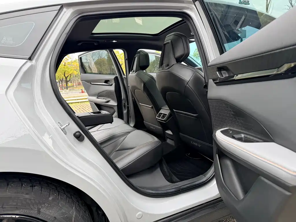 Changan Changan UNI-V 2022 1.5T Intelligent Navigation Edition 2022 - thumbnail 12