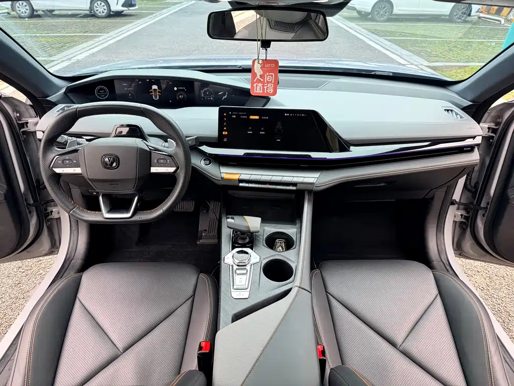 Changan Changan UNI-V 2022 1.5T Intelligent Navigation Edition 2022 - thumbnail 14