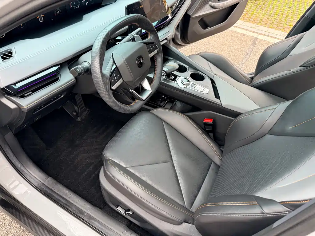 Changan Changan UNI-V 2022 1.5T Intelligent Navigation Edition 2022 - thumbnail 19