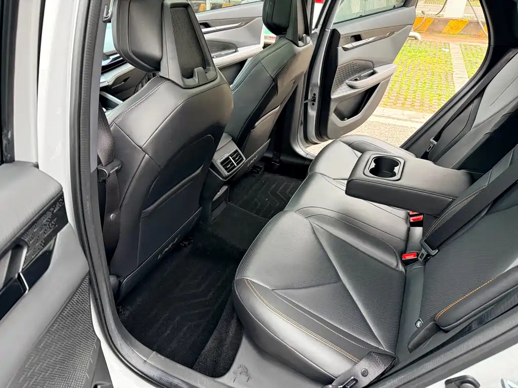 Changan Changan UNI-V 2022 1.5T Intelligent Navigation Edition 2022 - thumbnail 21