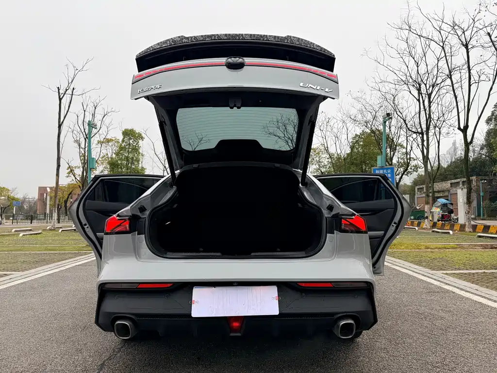 Changan Changan UNI-V 2022 1.5T Intelligent Navigation Edition 2022 - thumbnail 22