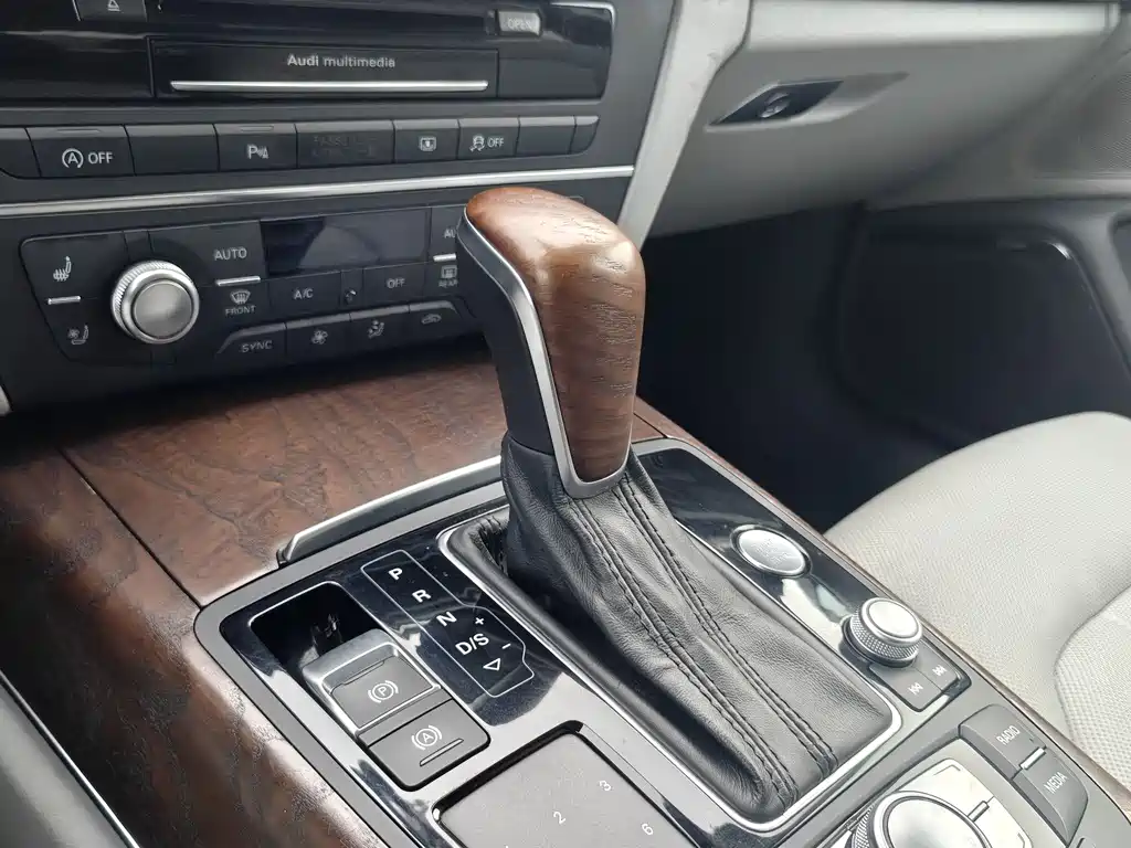 Audi Audi A6L 2014 50 TFSI quattro Luxury Edition 2014 - thumbnail 11