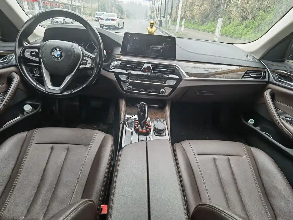 BMW BMW 5 Series 2019 525Li Luxury Package 2019 - thumbnail 4