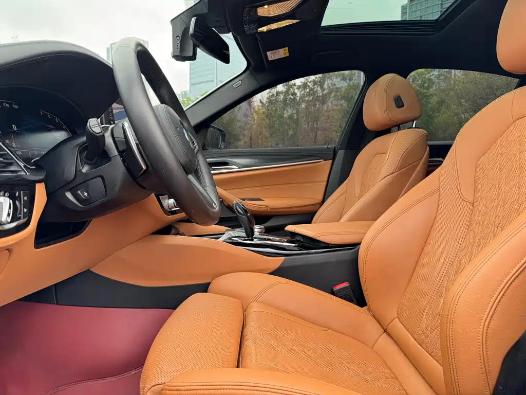 BMW BMW 5 Series Import 2021 Model 530i M Sport Package 2021 - thumbnail 6
