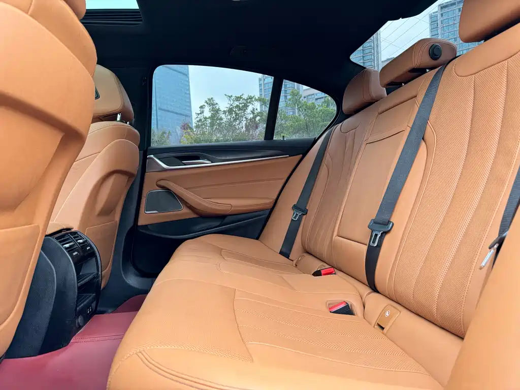 BMW BMW 5 Series Import 2021 Model 530i M Sport Package 2021 - thumbnail 13