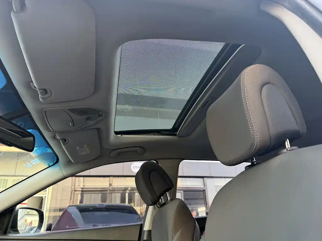 Hyundai Hyundai Santa Fe 2013 2.4L Automatic 2WD Comfort Edition 2014 - thumbnail 11