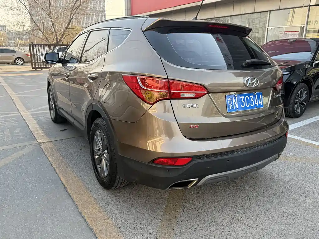 Hyundai Hyundai Santa Fe 2013 2.4L Automatic 2WD Comfort Edition 2014 - thumbnail 13