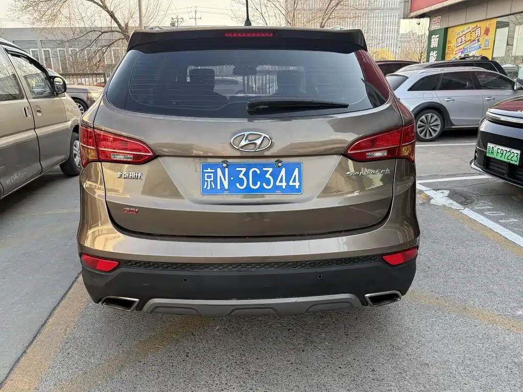Hyundai Hyundai Santa Fe 2013 2.4L Automatic 2WD Comfort Edition 2014 - thumbnail 14