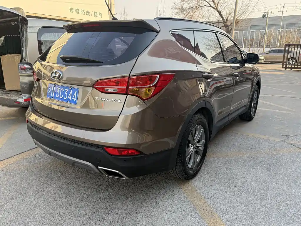 Hyundai Hyundai Santa Fe 2013 2.4L Automatic 2WD Comfort Edition 2014 - thumbnail 15