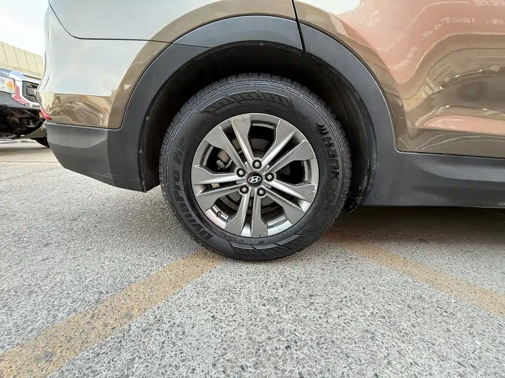 Hyundai Hyundai Santa Fe 2013 2.4L Automatic 2WD Comfort Edition 2014 - thumbnail 17