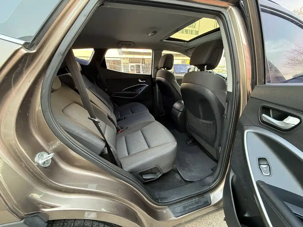 Hyundai Hyundai Santa Fe 2013 2.4L Automatic 2WD Comfort Edition 2014 - thumbnail 20