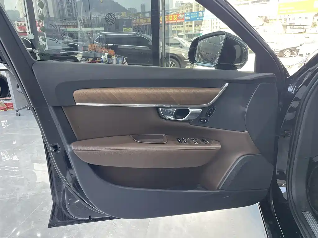 Volvo Volvo S90 2020 T5 Momentum Luxury Edition 2019 - thumbnail 4
