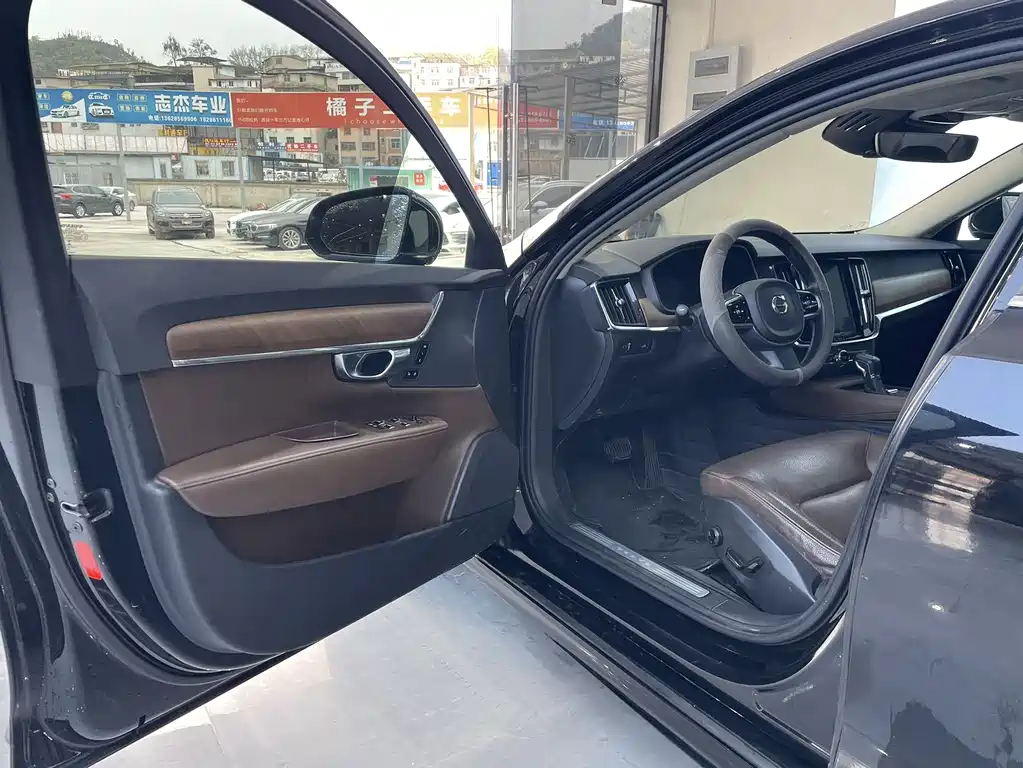 Volvo Volvo S90 2020 T5 Momentum Luxury Edition 2019 - thumbnail 5