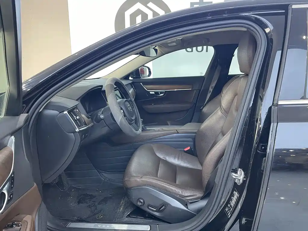 Volvo Volvo S90 2020 T5 Momentum Luxury Edition 2019 - thumbnail 6
