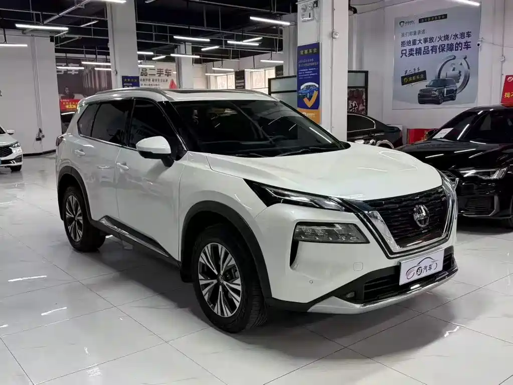 Nissan Nissan X-Trail 2021 VC-Turbo 300 CVT 4WD Premium Edition 7-seater 2022 - thumbnail 3